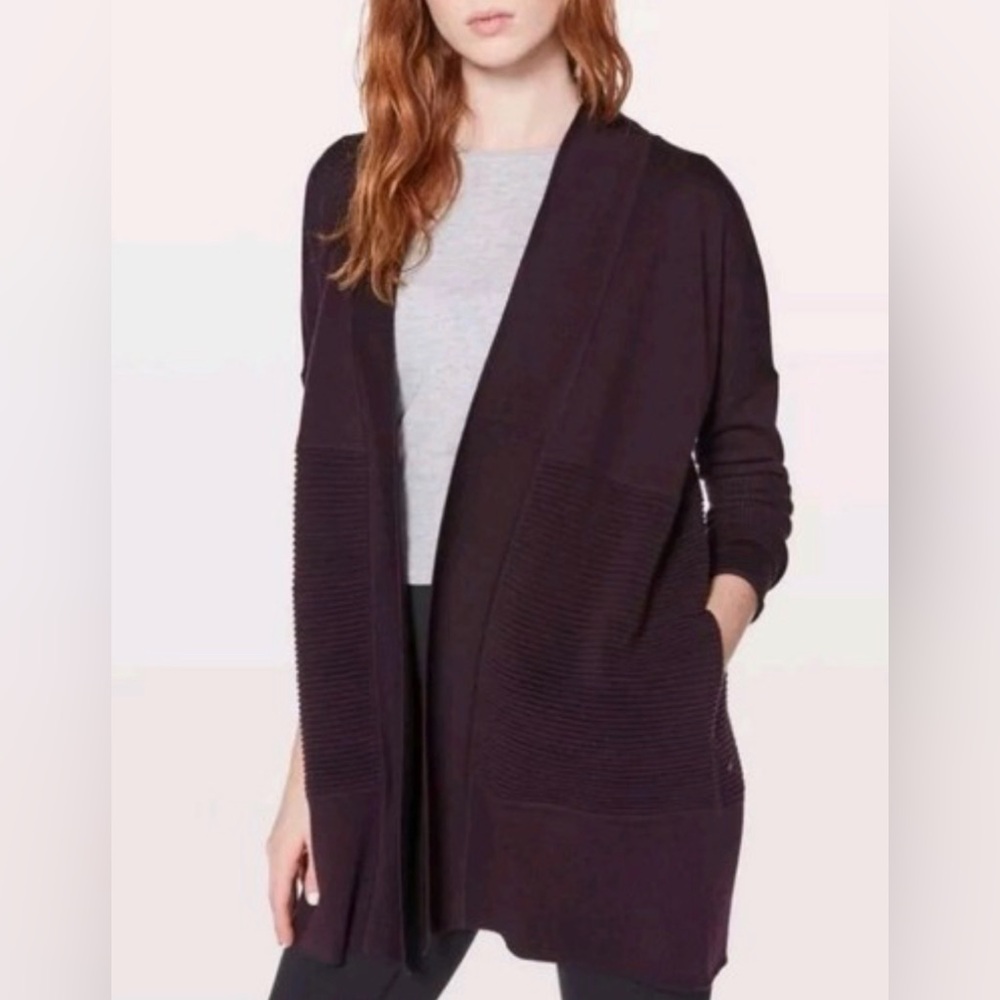Lululemon Sit In Lotus Wrap II 100% Merino Wool Black Cherry Women's‎ Sz 2 EUC